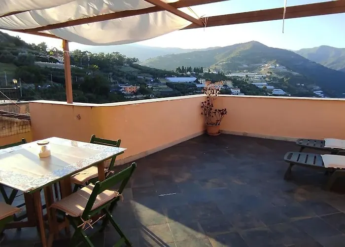 Intera Casa Tipica Ligure Con Splendida Vista Sulla Montagna